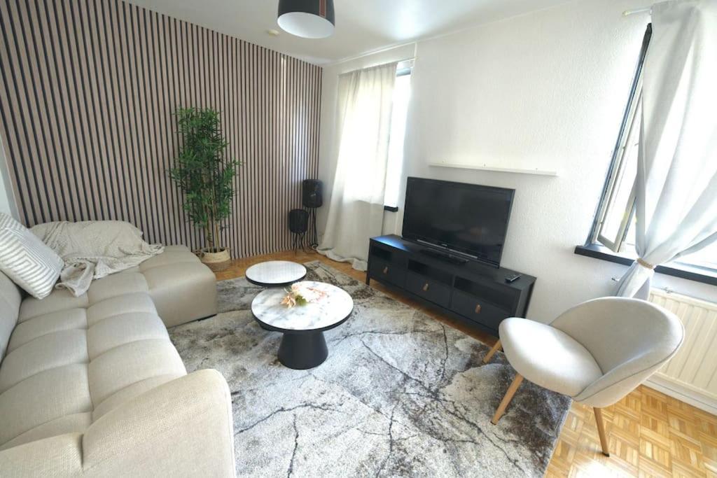 Cosy,Stylish & Big Apartment In The Heart Of City Рованиеми Екстериор снимка
